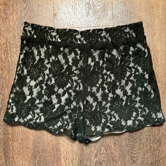 Urban Outfitters Pins and Needles Black Lace Shorts - Picture 3 of 3